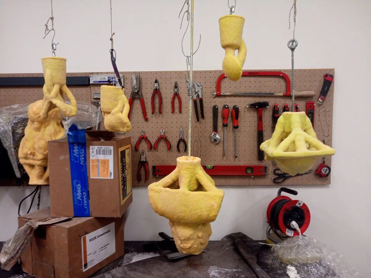 Voskové modely připravené k odlévání do bronzu