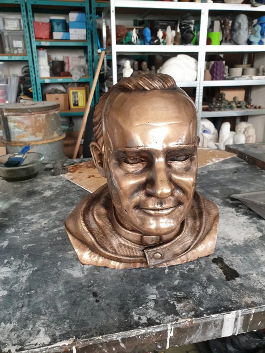 Busta Rev. Gregor Vaniščák — bronzová busta, DanielG.